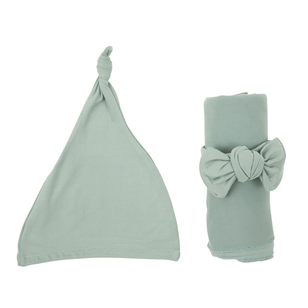 Stay Cosy Newborn Hat & Swaddle Gift Set | Green
